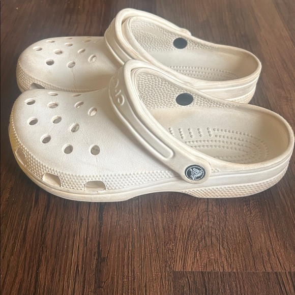 Crocs bundle white/yellow size 5 youth/ 7 women - Picture 7 of 12